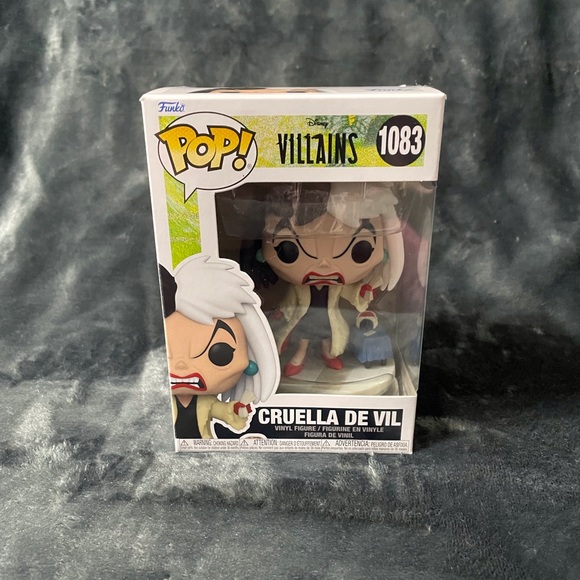Disney Cruella De Vil #1083 Funko Pop - Picture 1 of 8